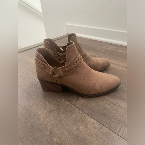 Fergalicious by Fergie Ankle Booties 9.5 - Picture 2 of 8